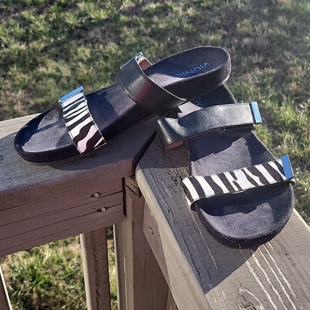 Vionic Jura zebra print sandal size 10